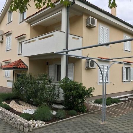 Apartment Dana Baška Buitenkant foto